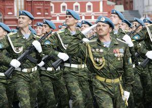 военнослужащие