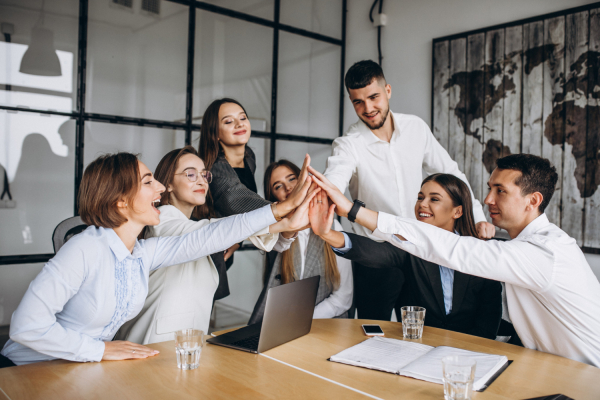 
                    Основатель группы &laquo;Волга-Днепр&raquo; объявил о передаче бизнеса государству
                