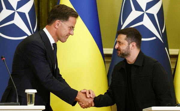 
                    Рютте назвал два уровня гарантий безопасности для Украины
                
