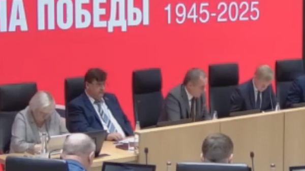
                    Гладков призвал публиковать имена тех, кто использует укрытия как туалеты
                
