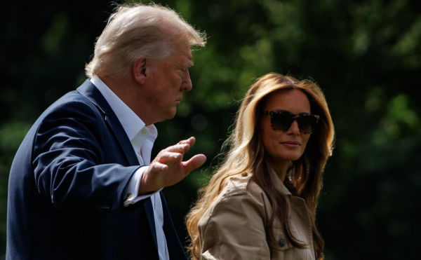 
                    Жена Трампа раскрыла, что написала в письме Путину
                