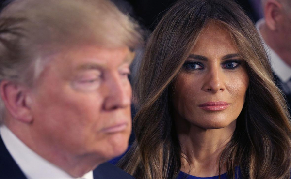 
                    Reuters узнал, что Мелания передала через Трампа письмо Путину
                