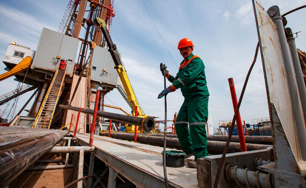 
                    США решили увязать закупки Индией нефти с переговорами о пошлинах
                