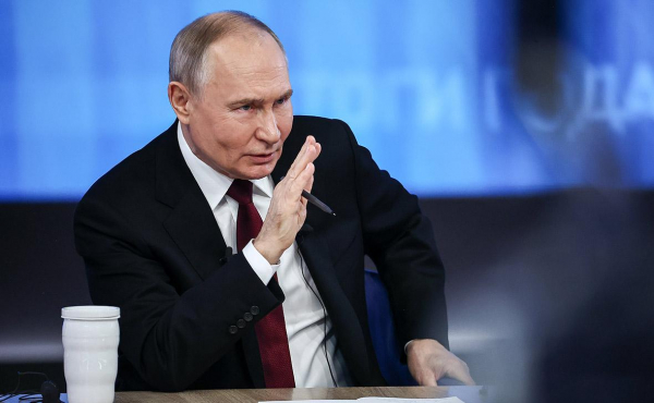 
                    Песков раскрыл даты прямой линии Путина
                