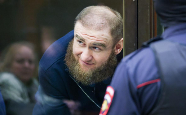 
                    Осужденный экс-сенатор Арашуков попросился на военную операцию
                