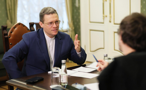 
                    Политологи назвали семь губернаторов в &laquo;красной зоне&raquo;
                