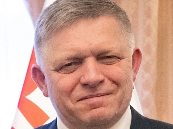 Фицо: гарантии безопасности Украине и России должны быть в одном пакете