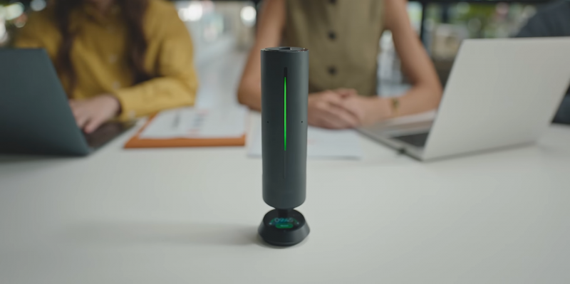 Insta360 выпустила Wave &mdash; аудиоколонку с ИИ для переговоров и совместной удалённой работы
