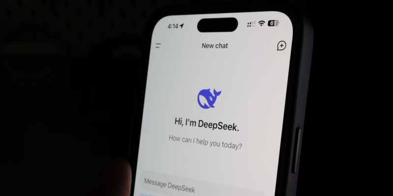 Контент DeepSeek теперь автоматически маркируется ИИ-метками &mdash; удалить их нельзя
