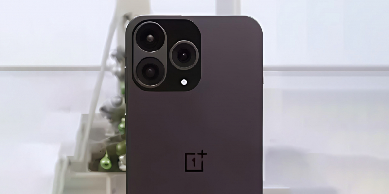 Новый дизайн и три цвета OnePlus 15 впервые показали на&nbsp;фото