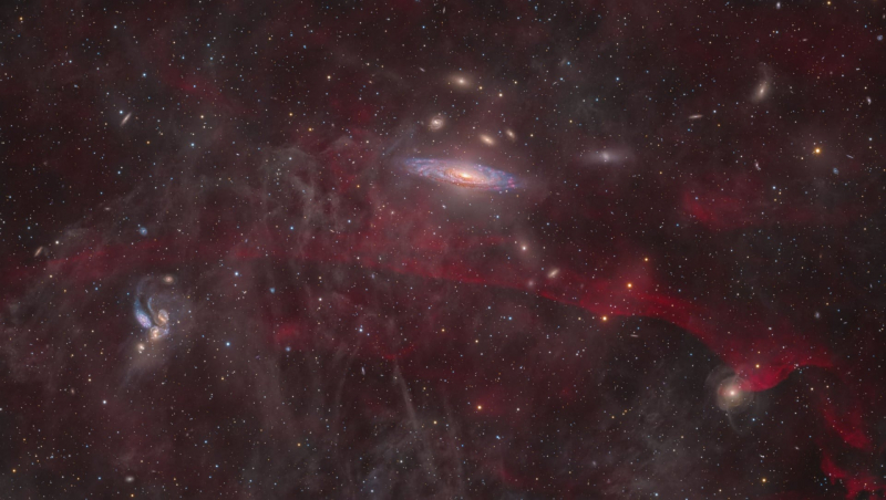 Солнечная бездна и огромная комета: 20 лучших фото с Astronomy Photographer of the Year&nbsp;2025