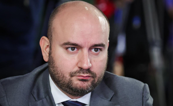 
                    Губернатор Федорищев извинился за увольнение чиновника с матом
                