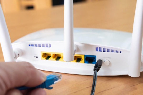 Как обращаться с Wi-Fi роутером, чтобы он работал дольше &mdash; следите за нелегалами и копируйте данные
