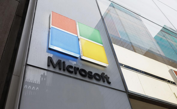 
                    Microsoft заключила новую сделку с OpenAI
                
