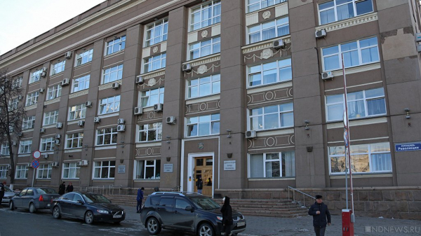 Мэрия Челябинска натравила &laquo;умные&raquo; автомобили на горожан, паркующихся на газонах