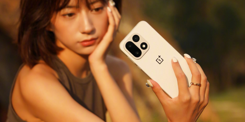 Подробные характеристики и фото OnePlus 15 попали в&nbsp;Сеть