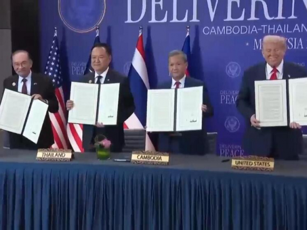Трамп отправился в Азию закреплять прекращение огня