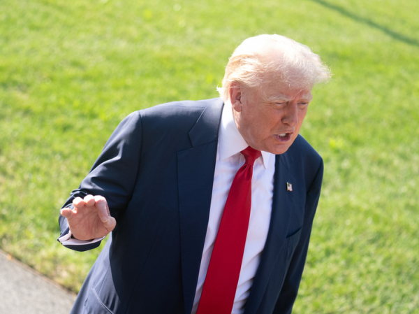 Трамп сообщил об уничтожении подводной лодки с наркотиками