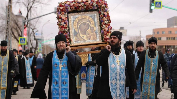 Сегодня центр Екатеринбурга перекроют ради Крестного хода