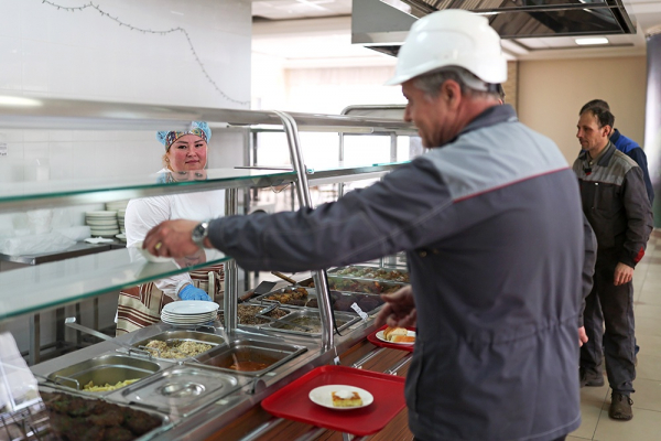 Юрист Русяев объяснил, в каком случае работнику оплачивают обеденный перерыв