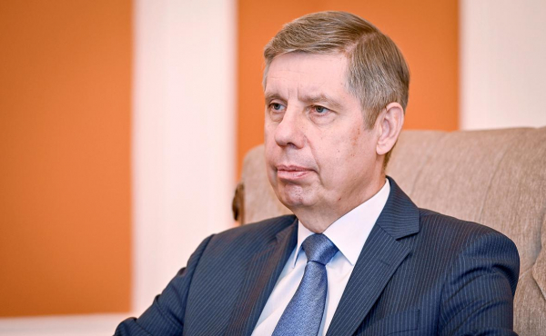 
                    МИД Азербайджана вызвал посла России из-за повреждения посольства в Киеве
                
