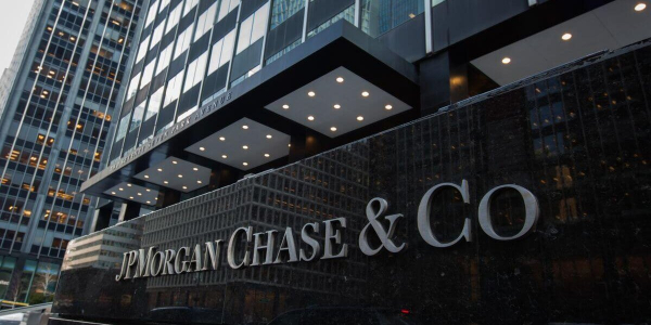 
                    Банк JPMorgan увеличил долю в биткоин-ETF на 64%                